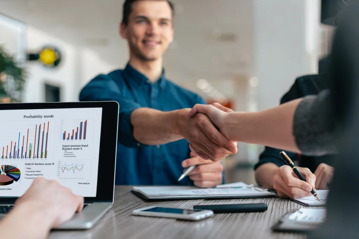 O podnośniku koszowym i jego zastosowaniu